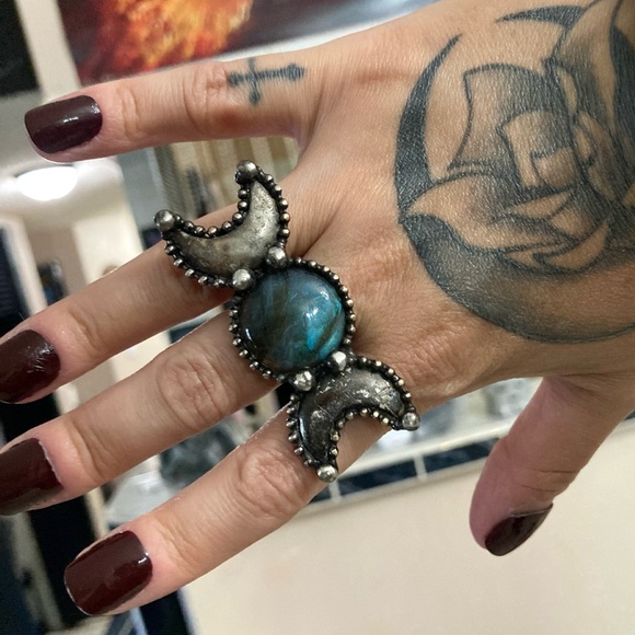 Natural blue iridescent labradorite gemstone triple moon adjustable ring - Picture 7 of 15